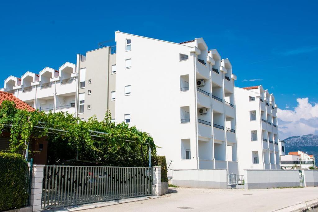 Terrace Apartment Danny Kaštela エクステリア 写真